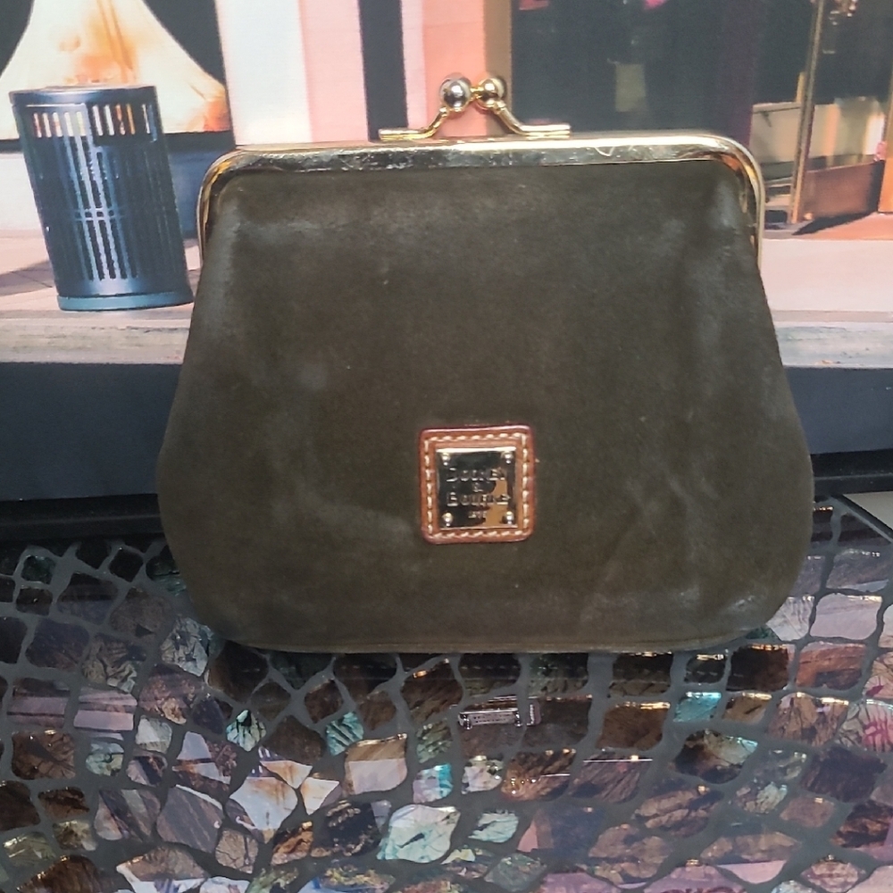 Dooney & Bourke Clutch (Mocha)